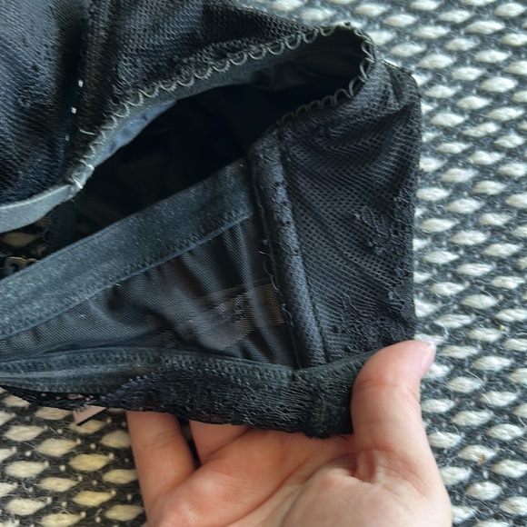 Set of 2 Victoria’s Secret Bralettes - Picture 11 of 13